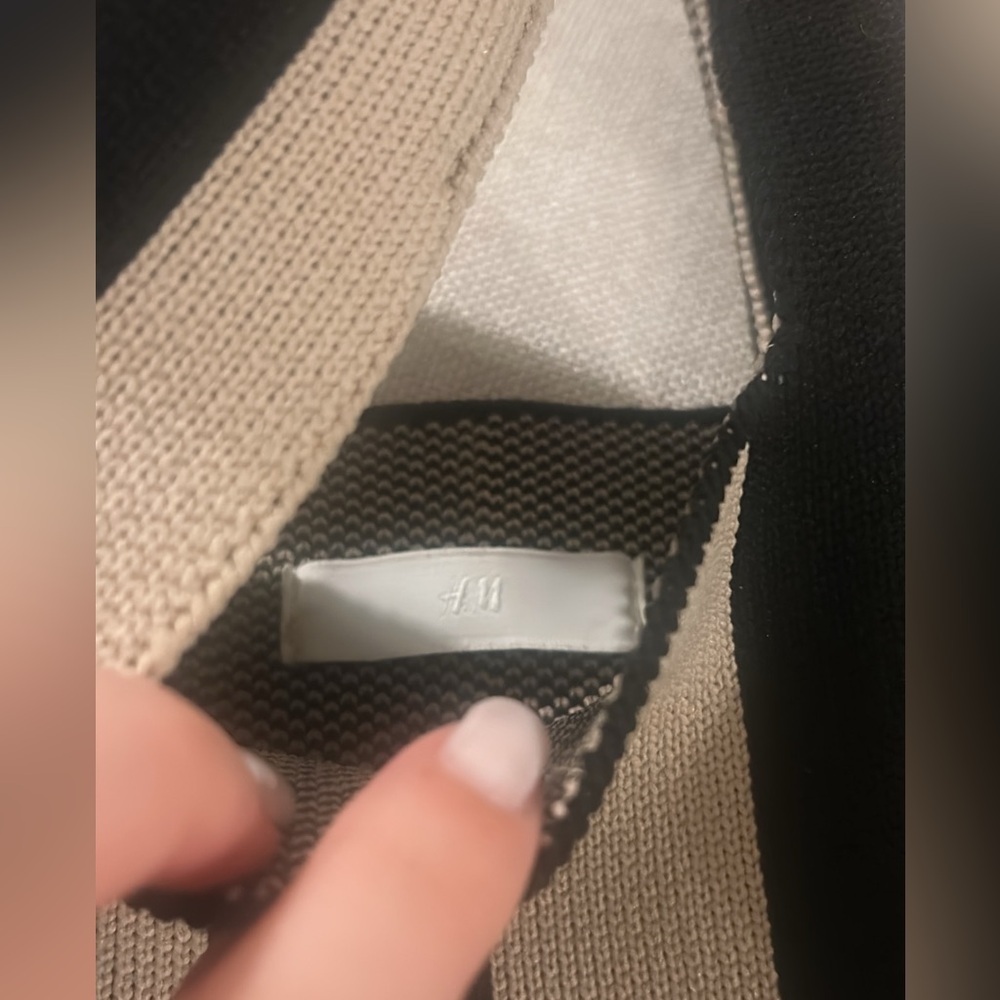 Mini H&M tote - Picture 2 of 2